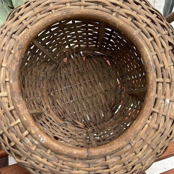 Vintage MCM Wicker Hanging Basket Bentwood Bamboo Structural Handle Large - Picture 4 of 7